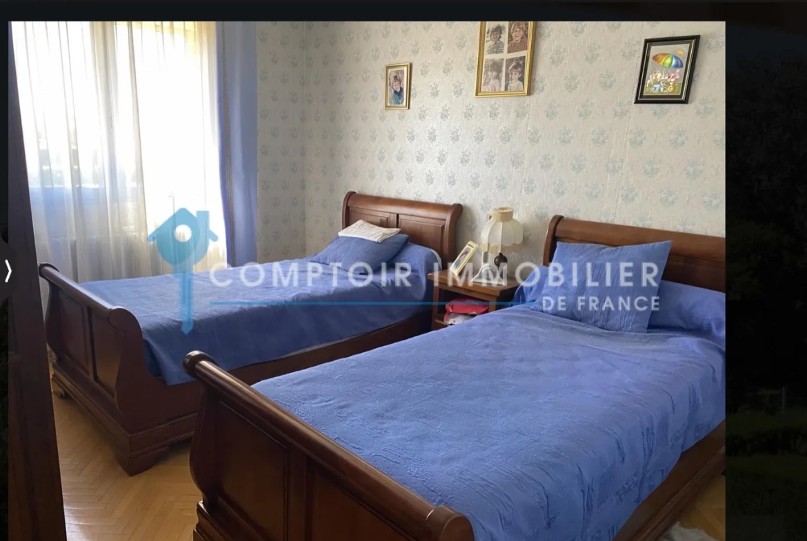 Maison à vendre de 1200 m2 avec potentiel à Bagnols-sur-Cèze 