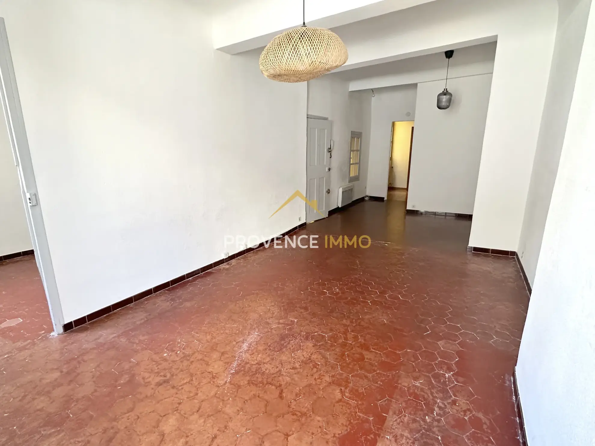 Appartement T2 à Vendre au Cœur d'Aix-en-Provence avec Terrasse 