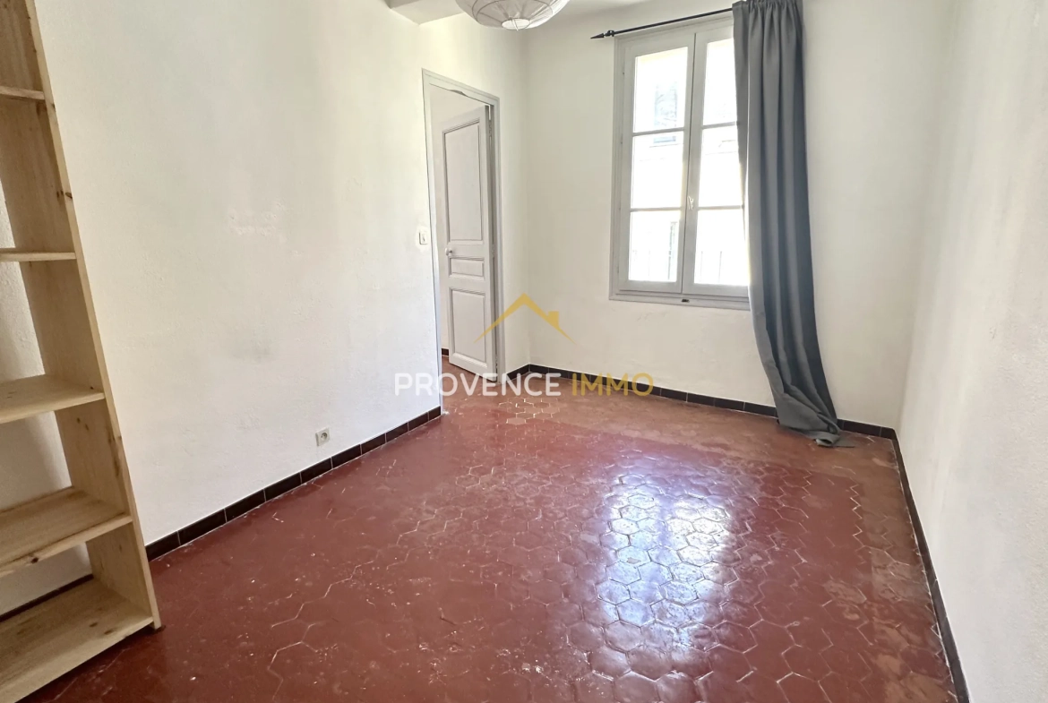 Appartement T2 à Vendre au Cœur d'Aix-en-Provence avec Terrasse 