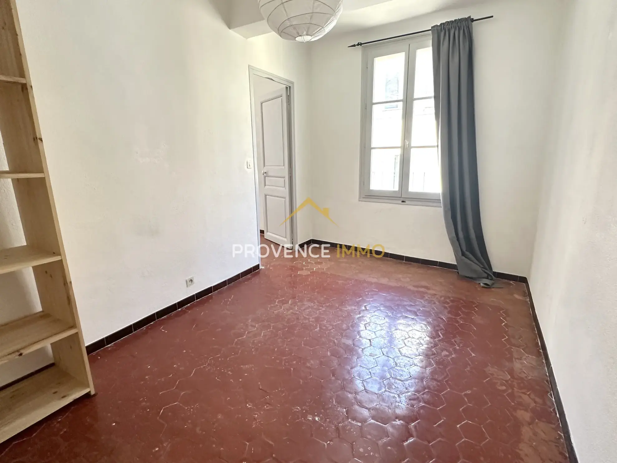 Appartement T2 à Vendre au Cœur d'Aix-en-Provence avec Terrasse 