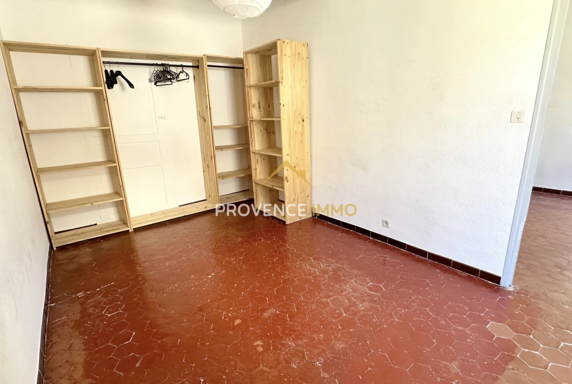 Appartement T2 à Vendre au Cœur d'Aix-en-Provence avec Terrasse 