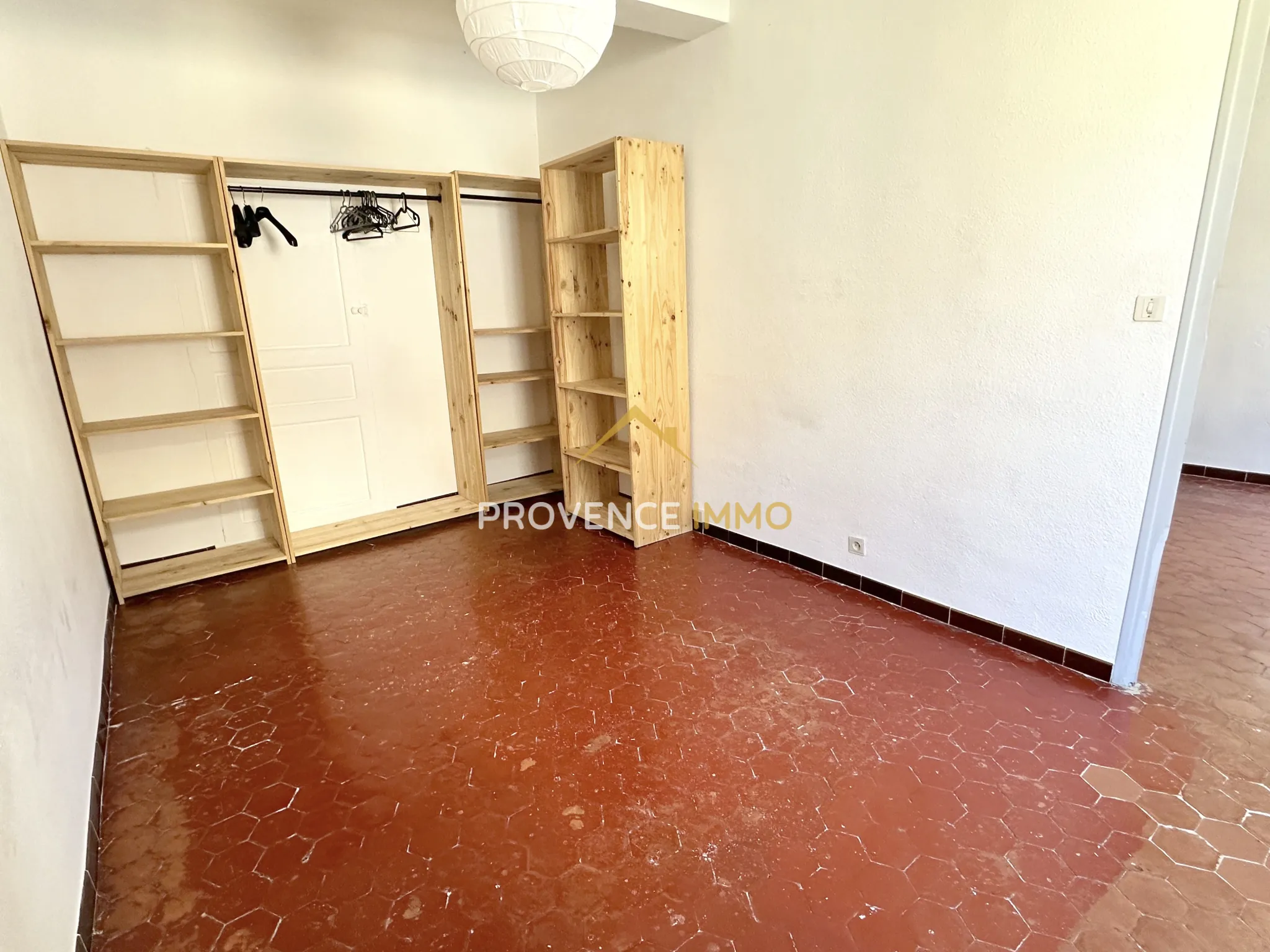 Appartement T2 à Vendre au Cœur d'Aix-en-Provence avec Terrasse 