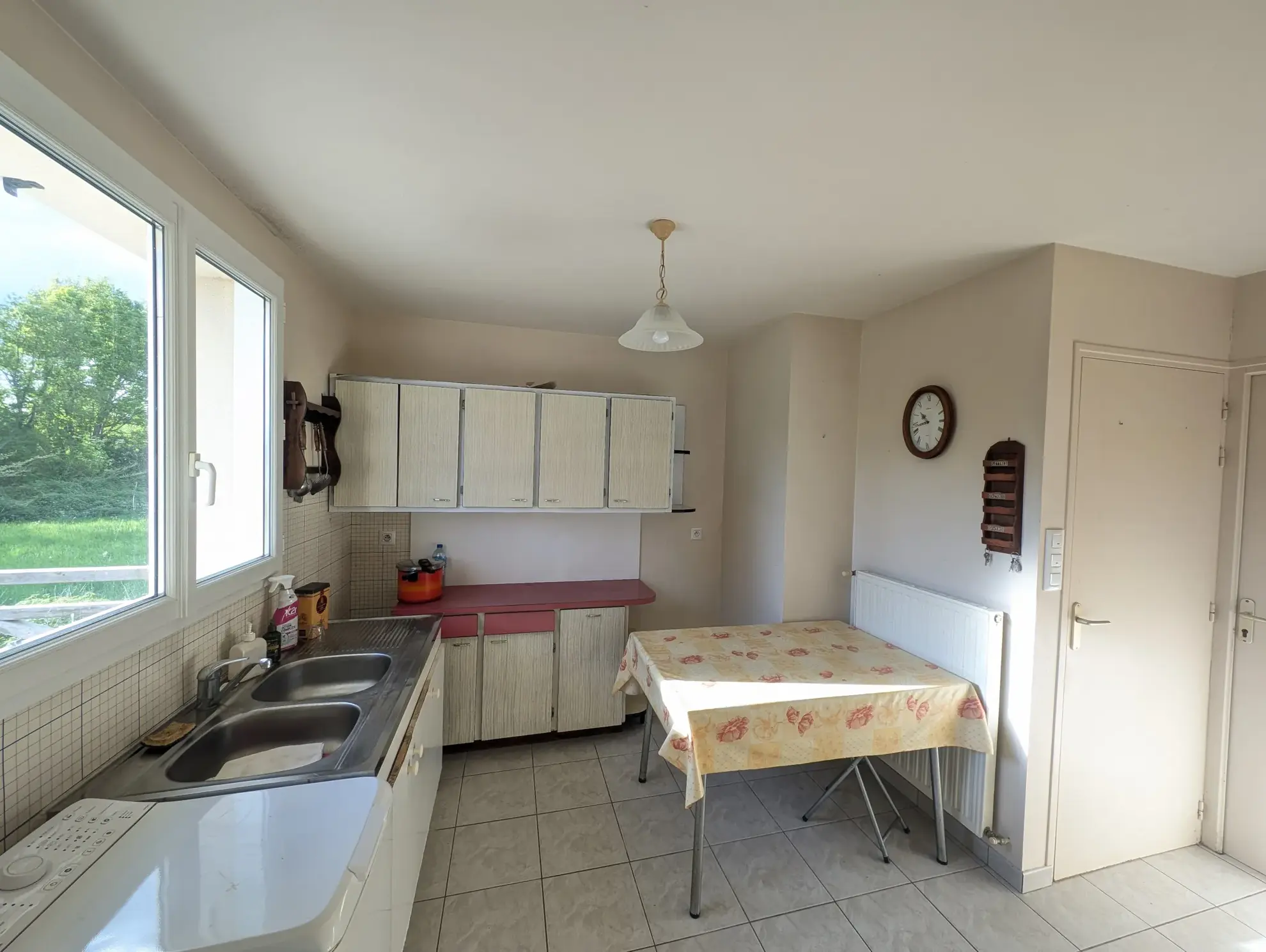 Maison familiale avec jardin, dépendance et potentiel à Erbray (44110) 
