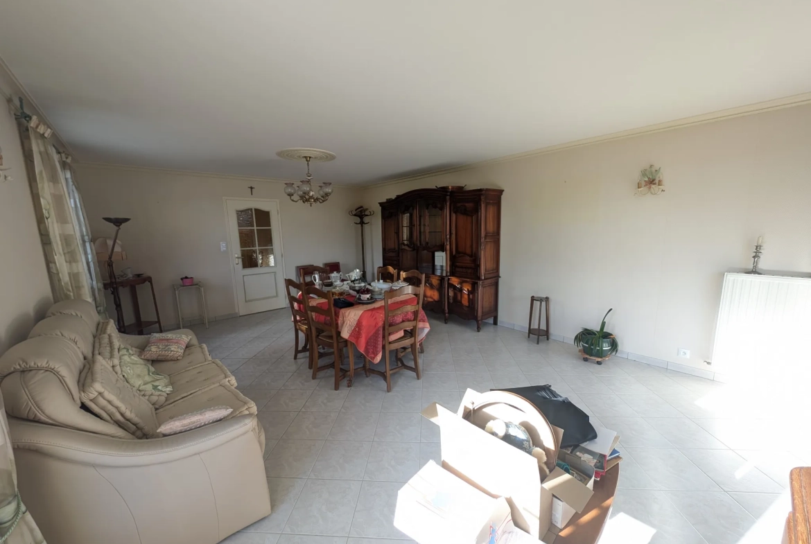 Maison familiale avec jardin, dépendance et potentiel à Erbray (44110) 