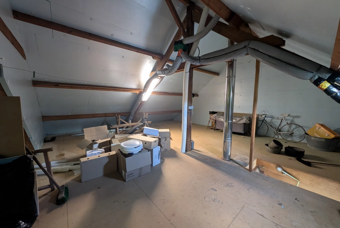 Maison familiale avec jardin, dépendance et potentiel à Erbray (44110) 
