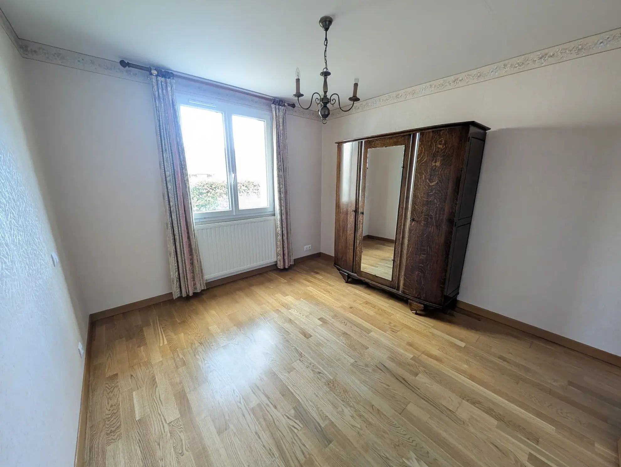 Maison familiale avec jardin, dépendance et potentiel à Erbray (44110) 
