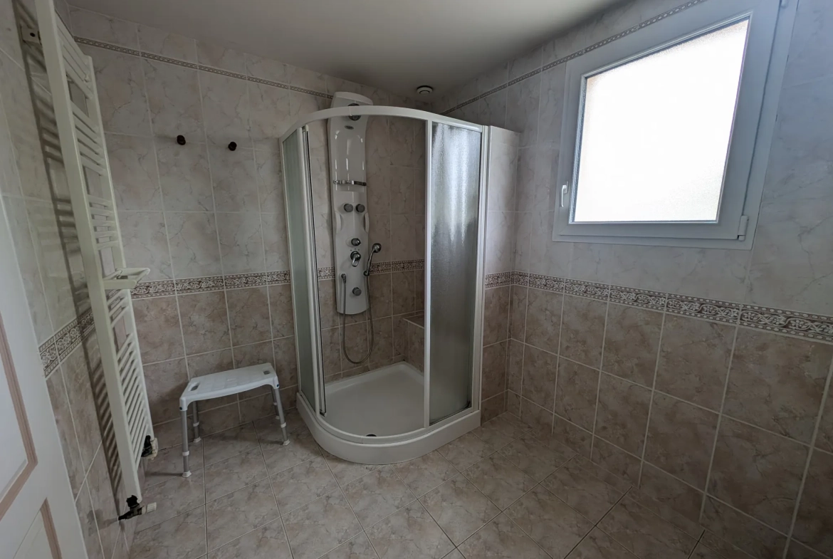 Maison familiale avec jardin, dépendance et potentiel à Erbray (44110) 