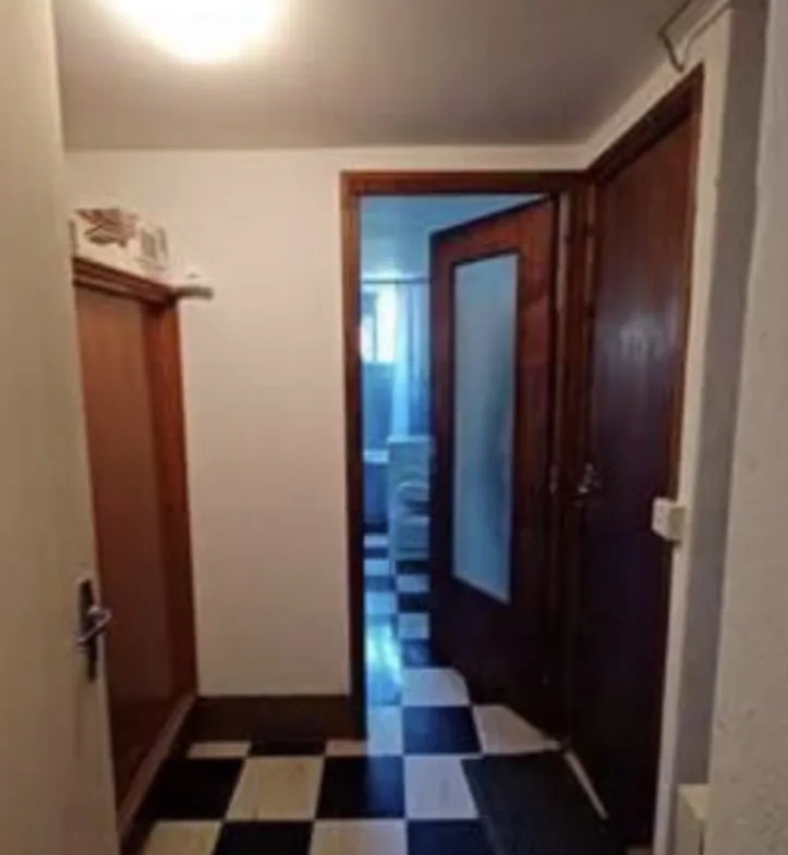 Maison à rénover à Escoubillac près de Lacaune avec grand garage 