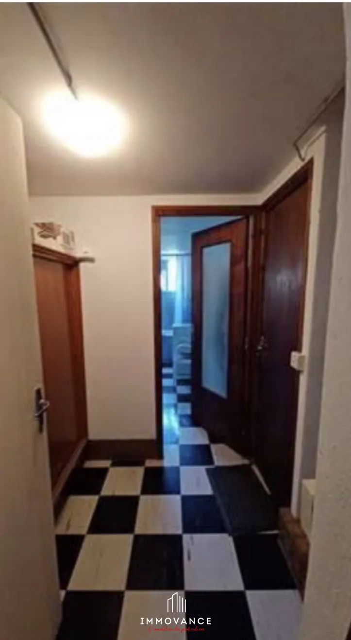 Maison à rénover à Escoubillac près de Lacaune avec grand garage 