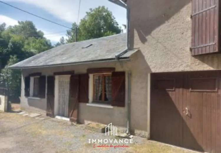 Maison à rénover à Escoubillac près de Lacaune avec grand garage 