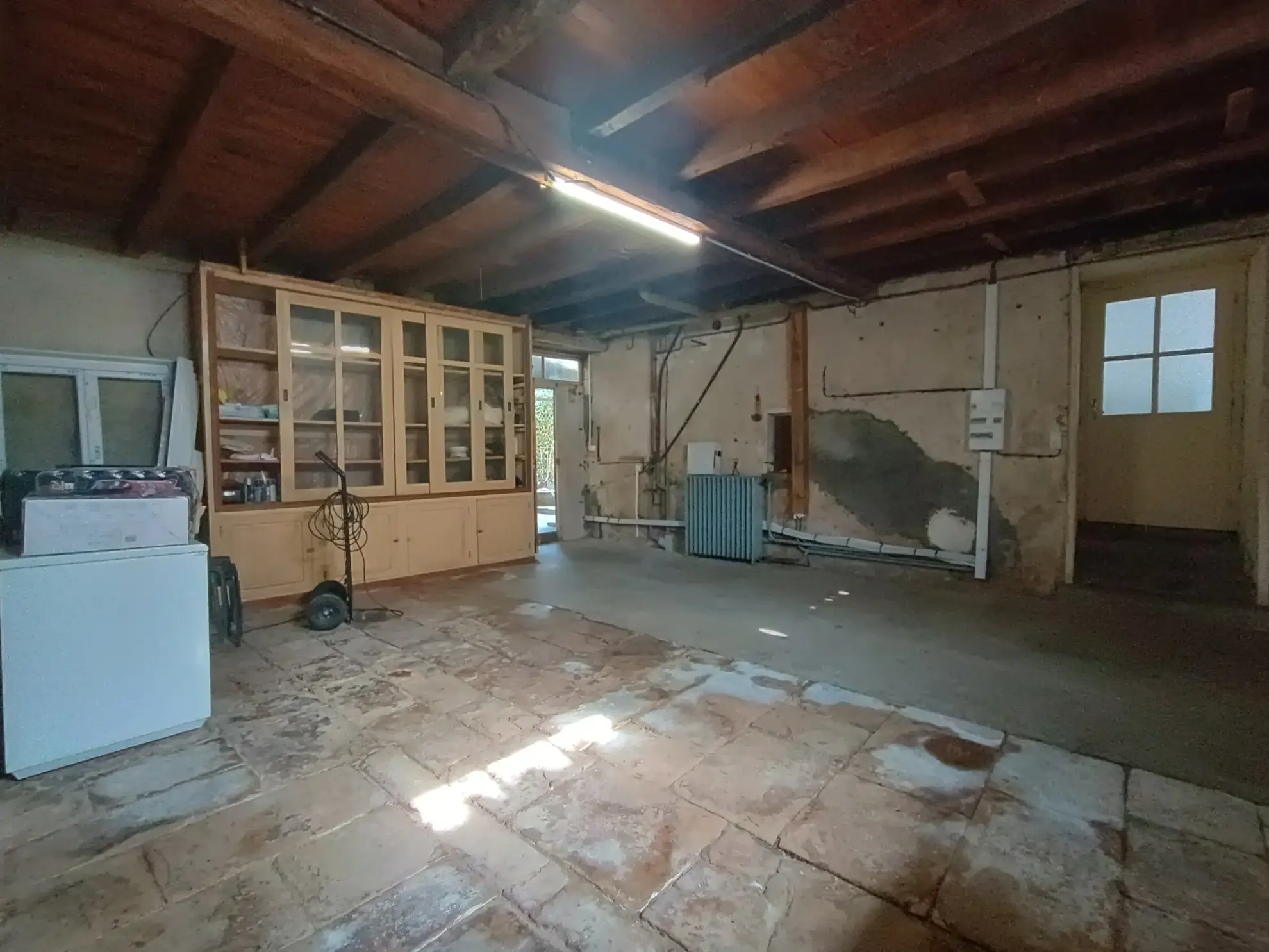 Maison de ville à Chef-Boutonne avec garage, 4 chambres et chauffage pompe à chaleur 