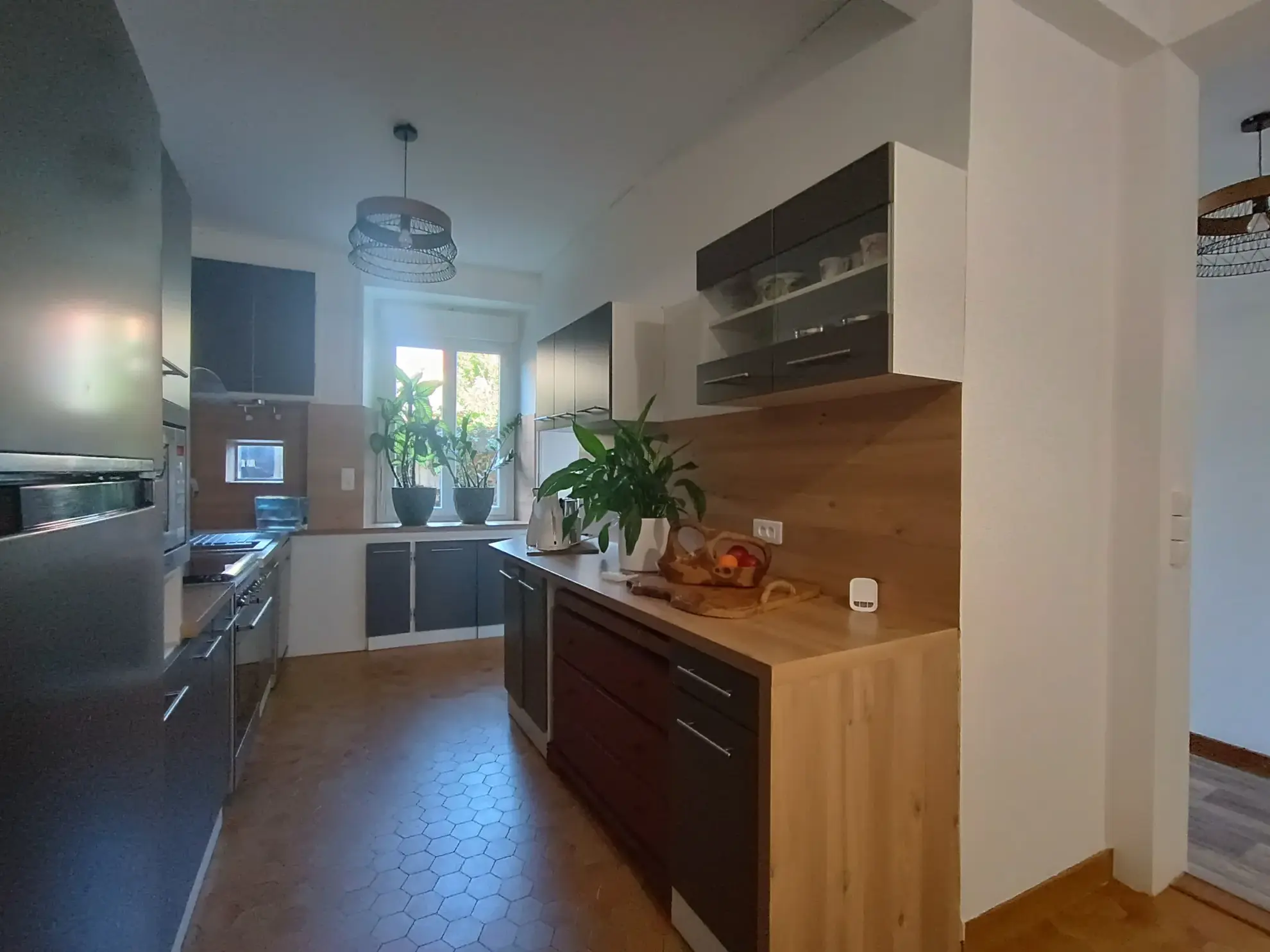 Maison de ville à Chef-Boutonne avec garage, 4 chambres et chauffage pompe à chaleur 