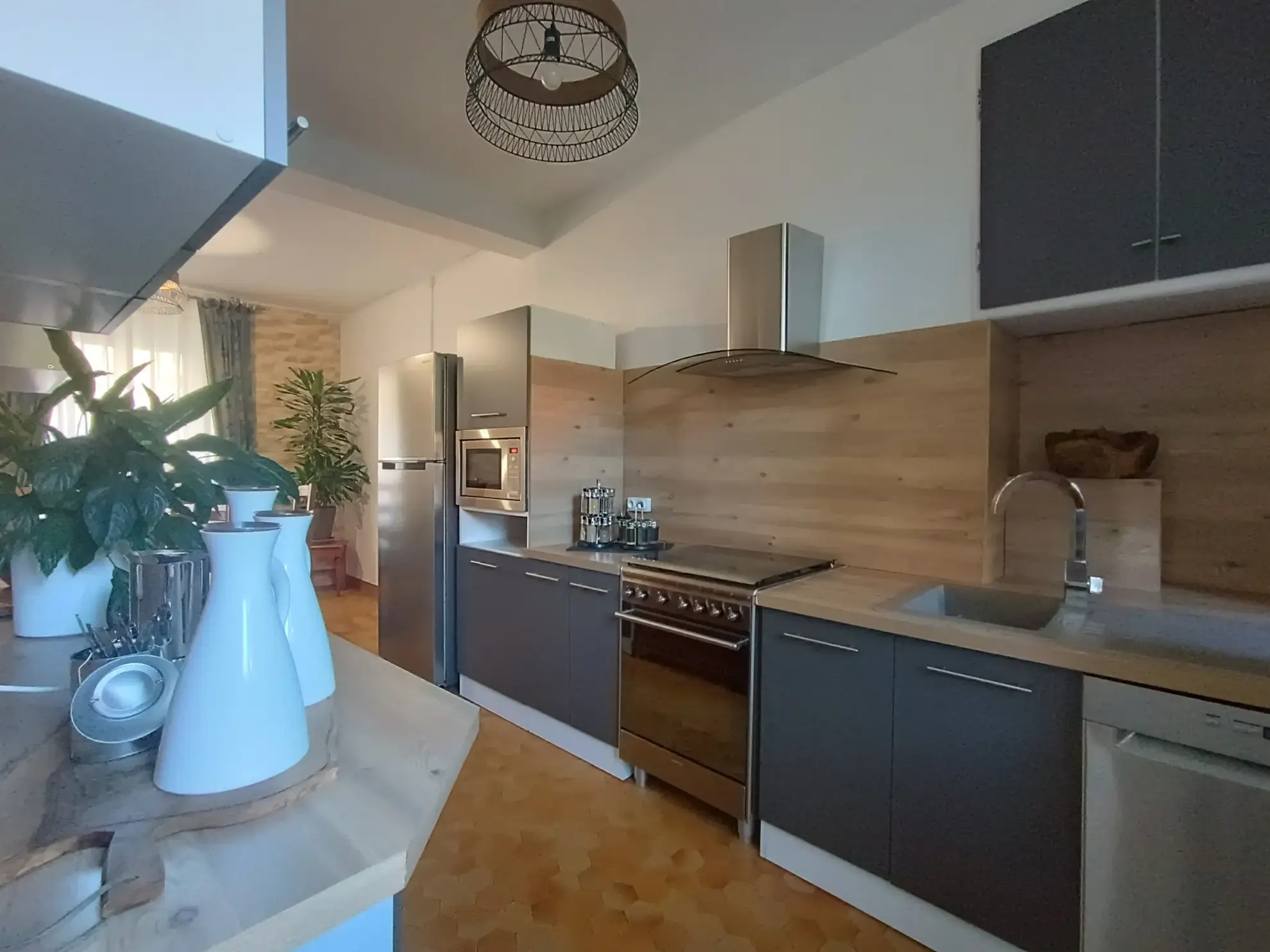 Maison de ville à Chef-Boutonne avec garage, 4 chambres et chauffage pompe à chaleur 