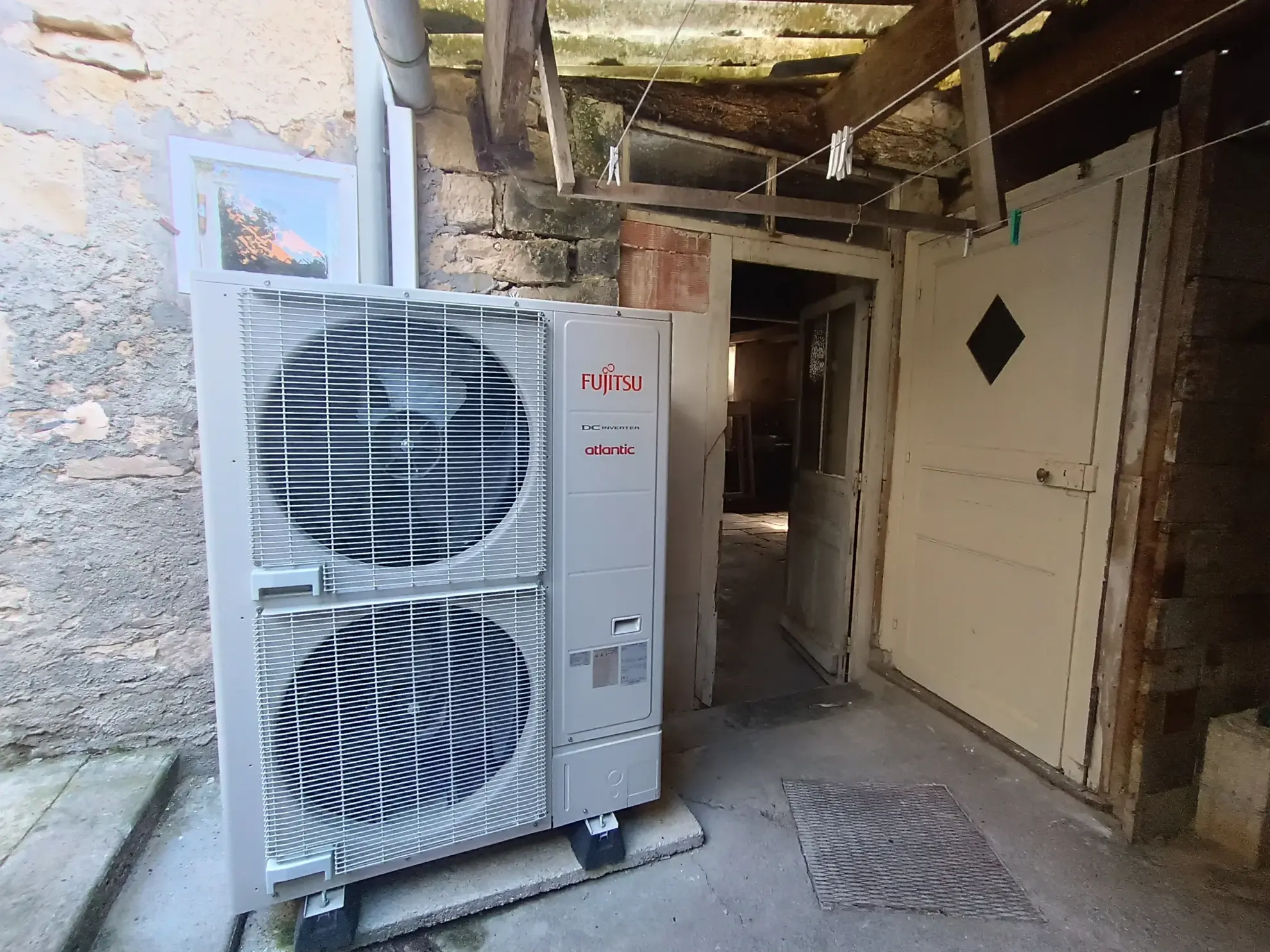 Maison de ville à Chef-Boutonne avec garage, 4 chambres et chauffage pompe à chaleur 
