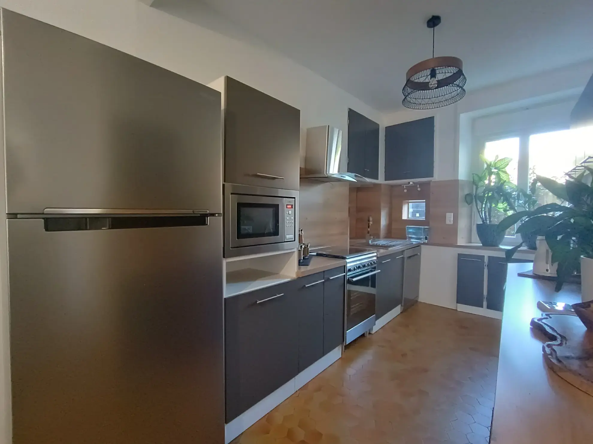 Maison de ville à Chef-Boutonne avec garage, 4 chambres et chauffage pompe à chaleur 