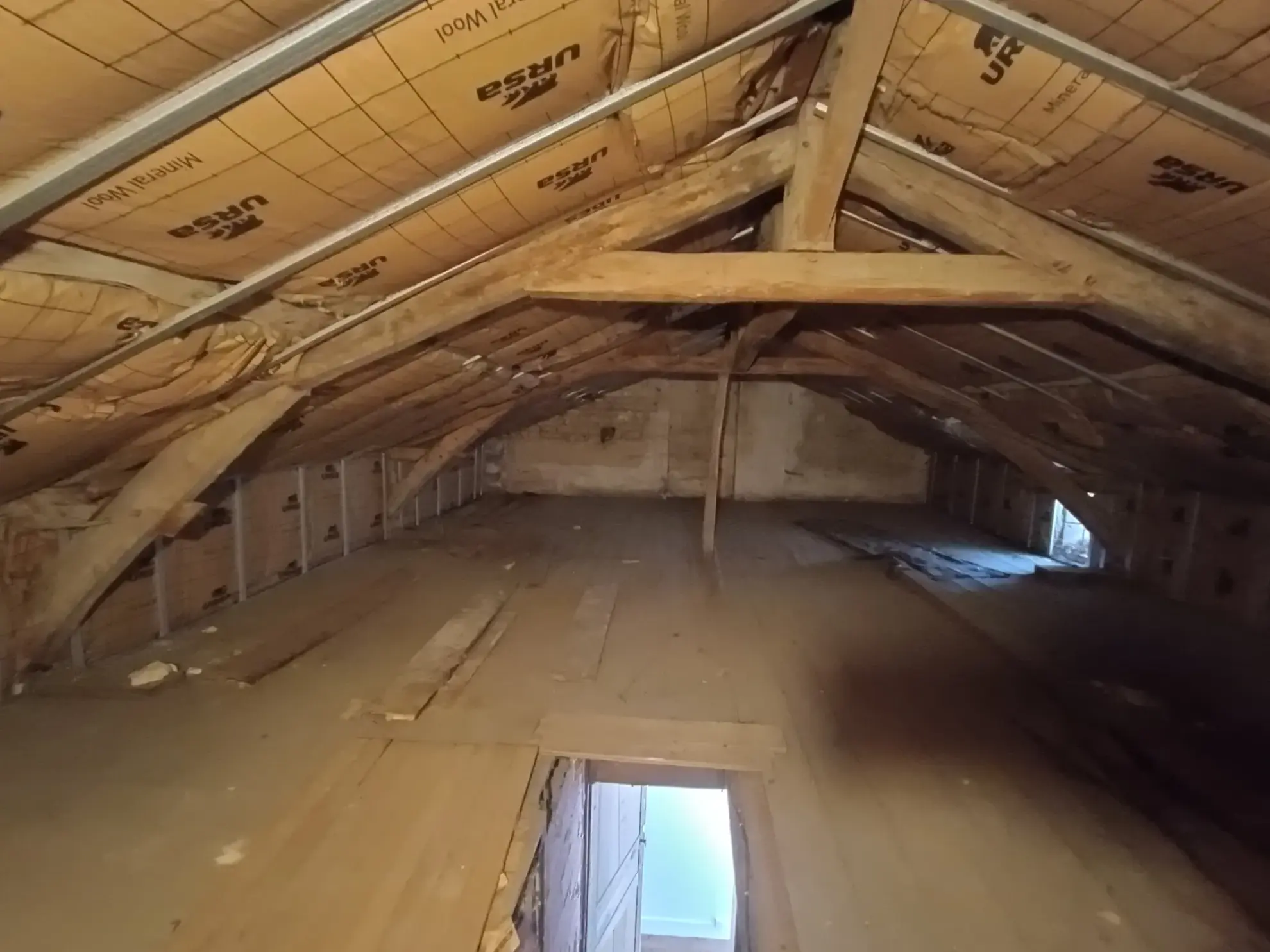 Maison de ville à Chef-Boutonne avec garage, 4 chambres et chauffage pompe à chaleur 