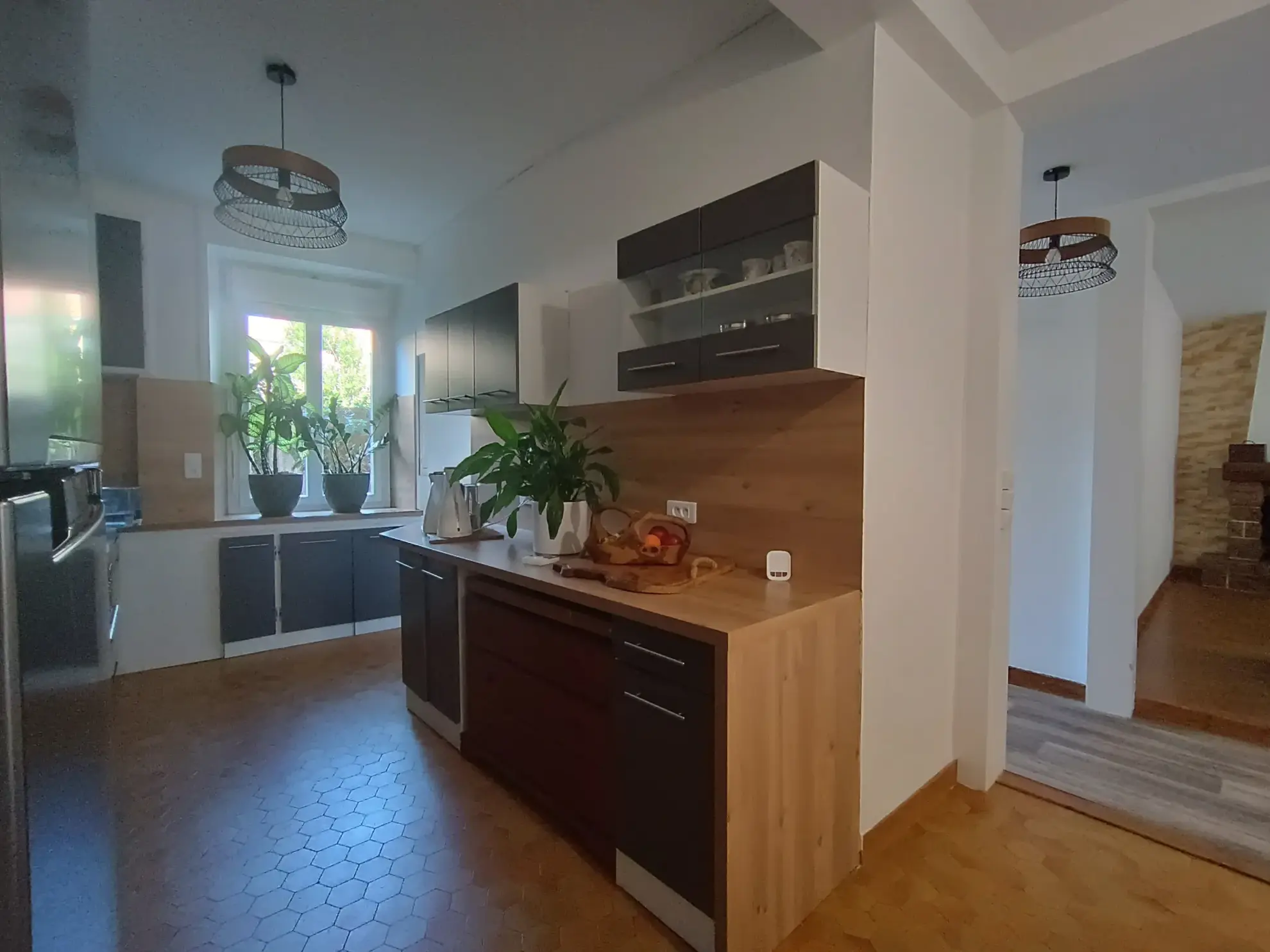 Maison de ville à Chef-Boutonne avec garage, 4 chambres et chauffage pompe à chaleur 