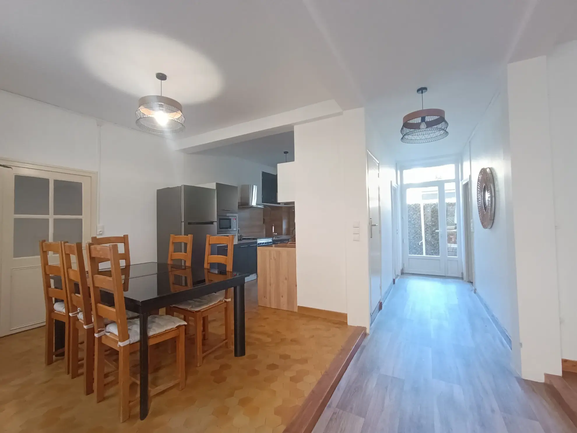Maison de ville à Chef-Boutonne avec garage, 4 chambres et chauffage pompe à chaleur 