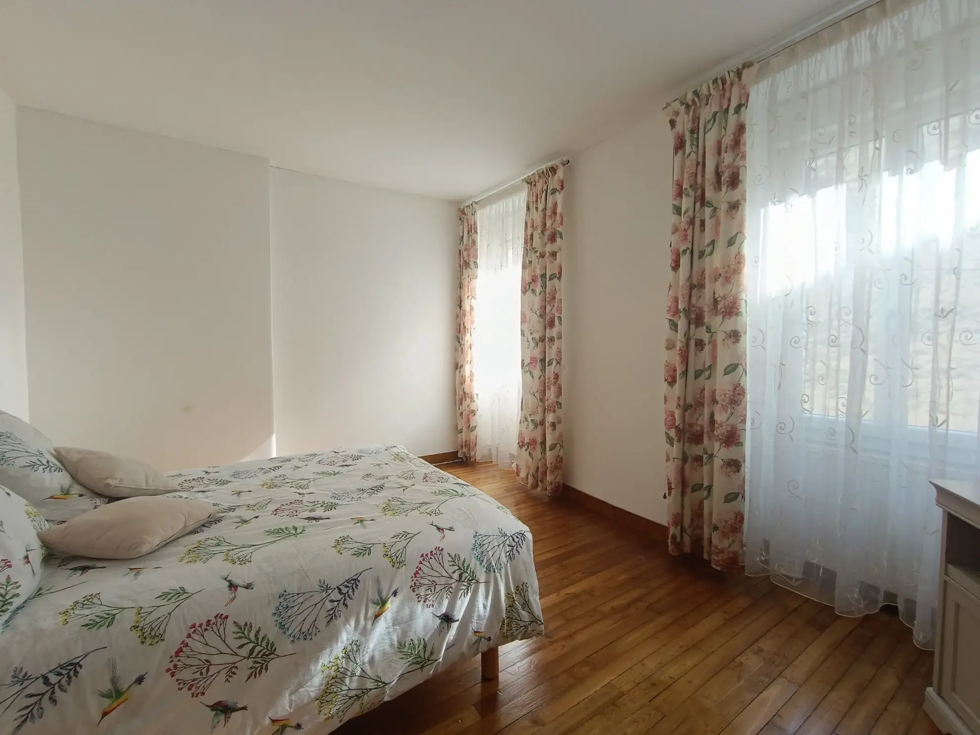 Maison de ville à Chef-Boutonne avec garage, 4 chambres et chauffage pompe à chaleur 