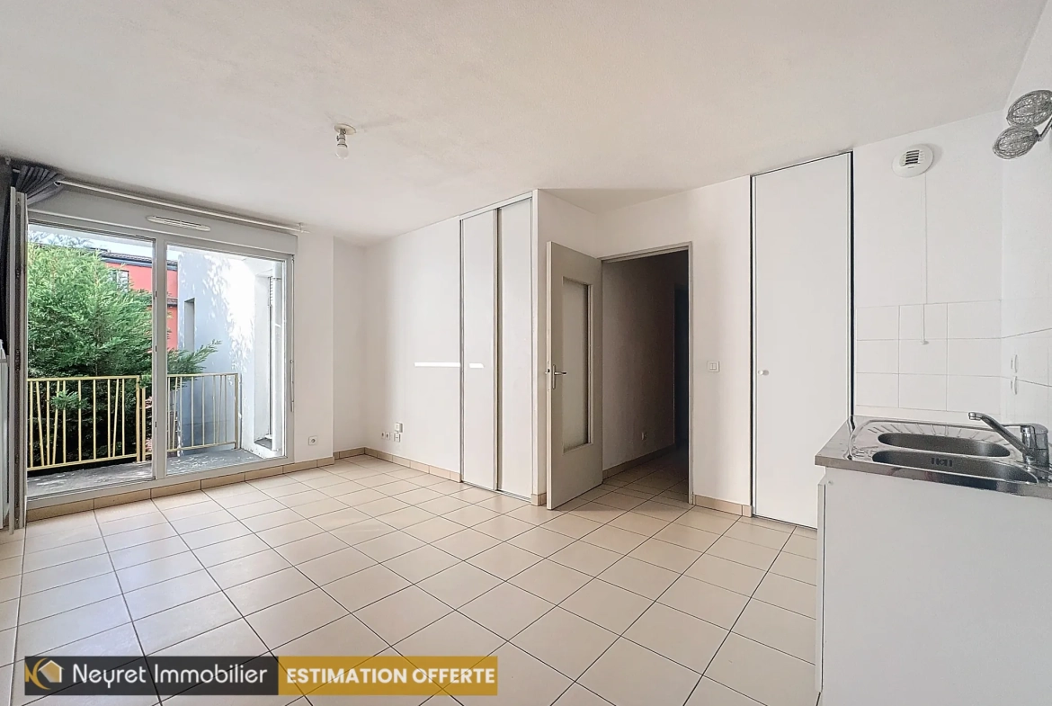 Appartement T3 de 50 m² avec balcon et garage à Lyon 