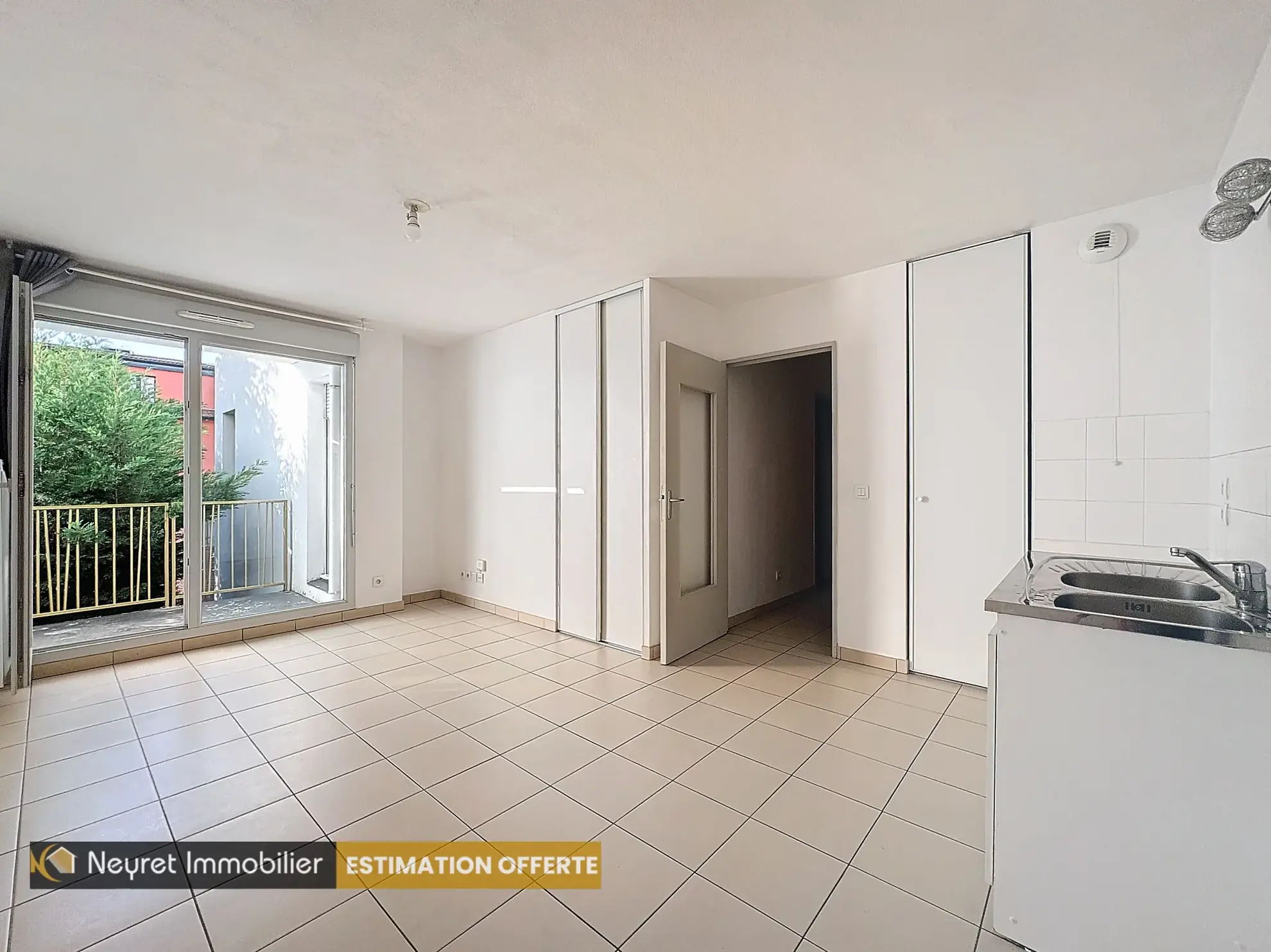 Appartement T3 de 50 m² avec balcon et garage à Lyon 