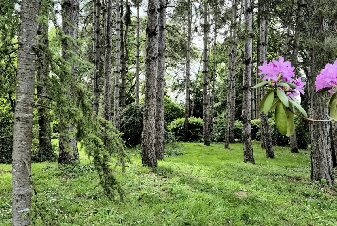 Terrain à bâtir de 1835 m² à Mignaloux-Beauvoir, environnement calme et verdoyant 