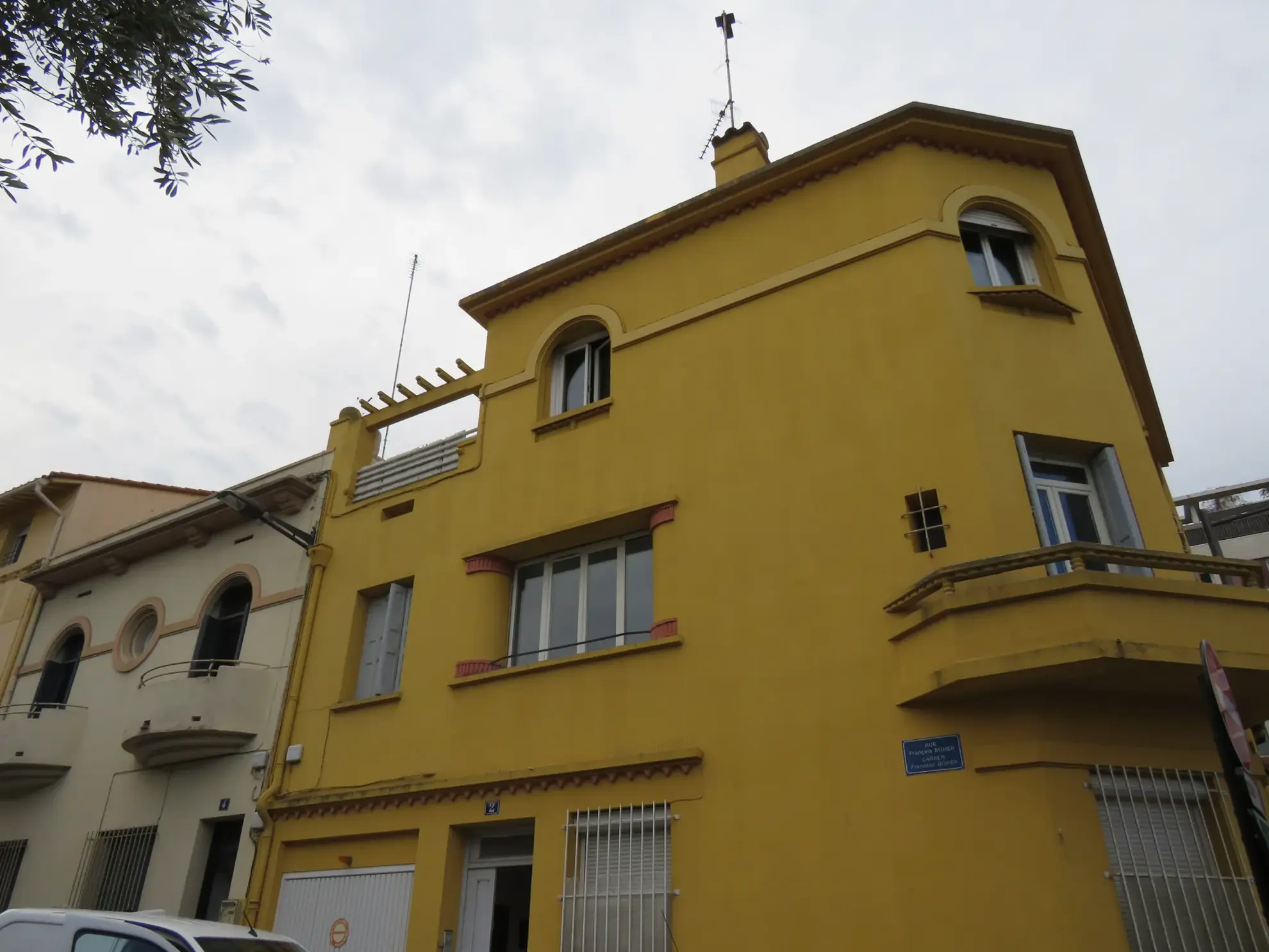 Spacieux appartement duplex de 77 m² à Perpignan avec terrasse et garage 