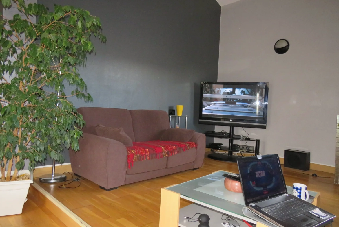 Spacieux appartement duplex de 77 m² à Perpignan avec terrasse et garage 