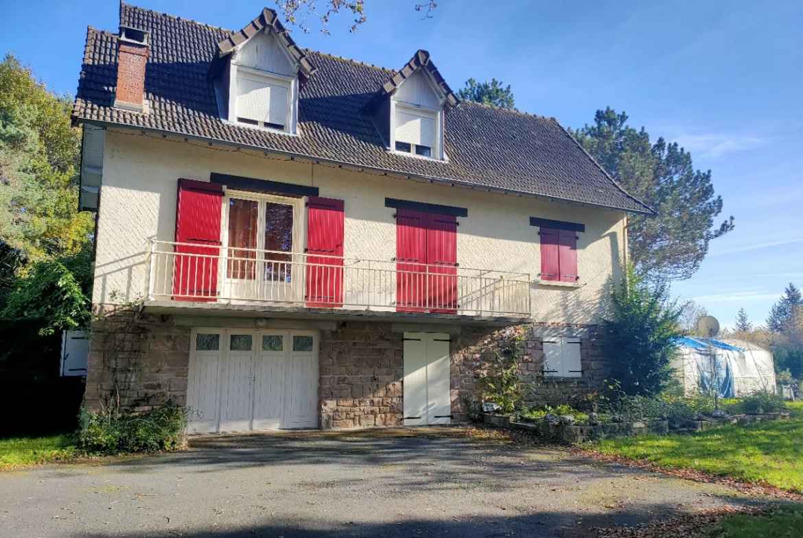 Belle maison de campagne de 105 m² avec terrain boisé près de Tulle 