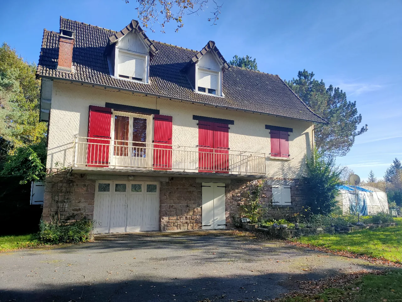 Belle maison de campagne de 105 m² avec terrain boisé près de Tulle 