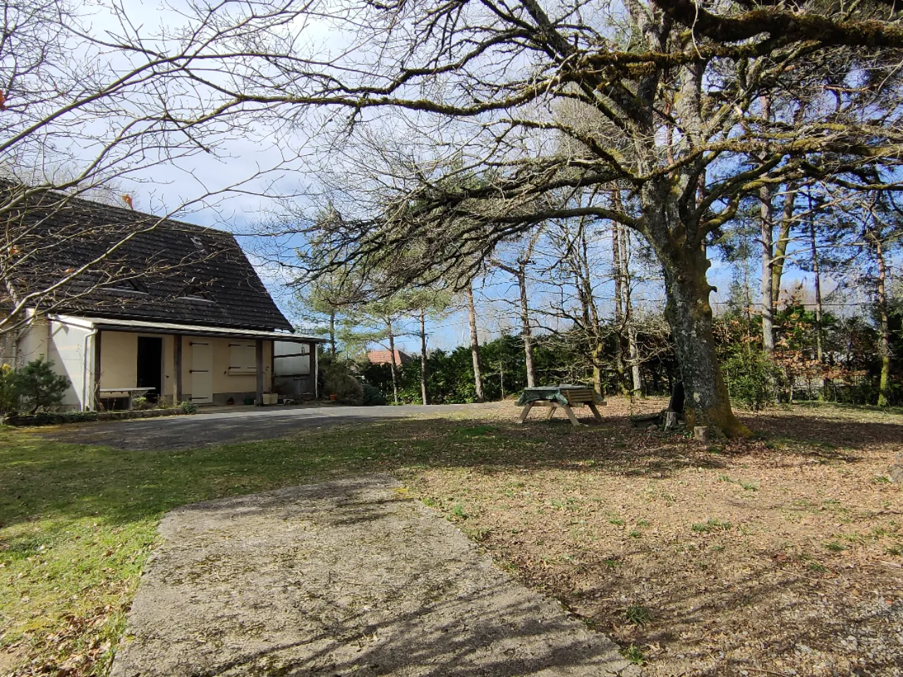 Belle maison de campagne de 105 m² avec terrain boisé près de Tulle 