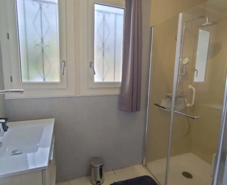 Belle maison de campagne de 105 m² avec terrain boisé près de Tulle 