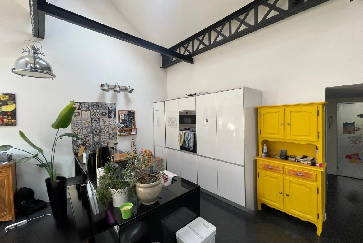 Superbe loft de 130 m² avec terrasse et parking à Tourcoing 