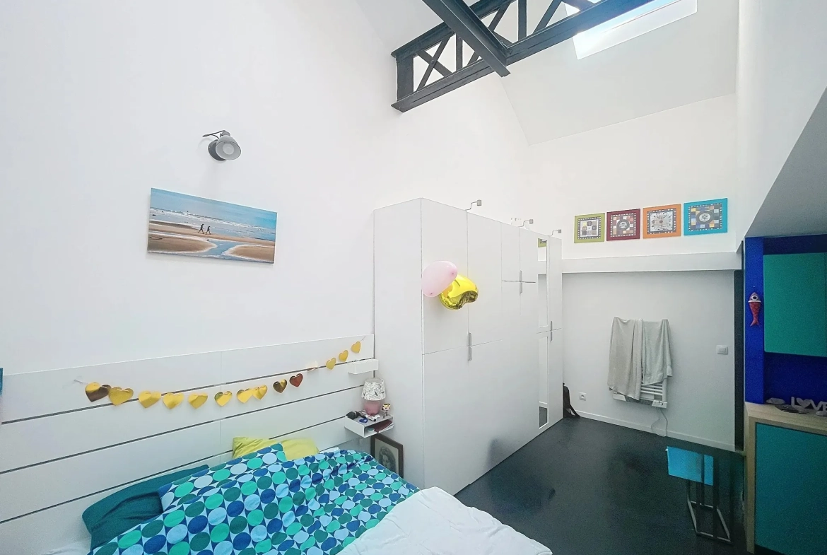 Superbe loft de 130 m² avec terrasse et parking à Tourcoing 