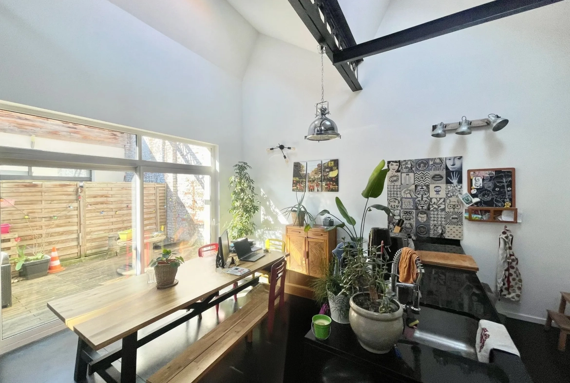 Superbe loft de 130 m² avec terrasse et parking à Tourcoing 