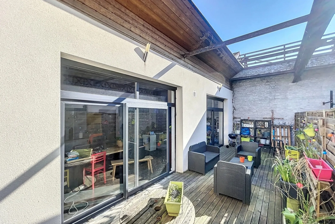 Superbe loft de 130 m² avec terrasse et parking à Tourcoing 