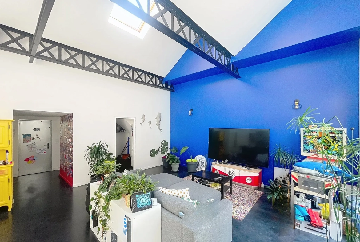 Superbe loft de 130 m² avec terrasse et parking à Tourcoing 