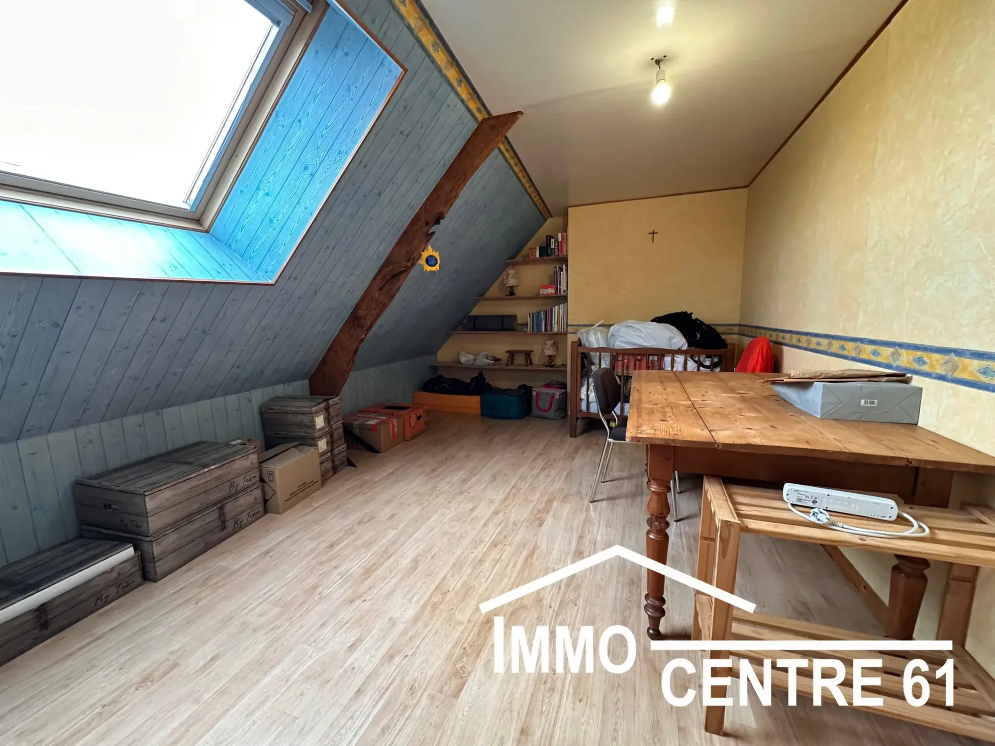 Belle maison en pierre avec dépendances sur 4178m² proche La Ferté Macé et Flers 