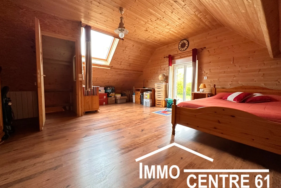 Belle maison en pierre avec dépendances sur 4178m² proche La Ferté Macé et Flers 