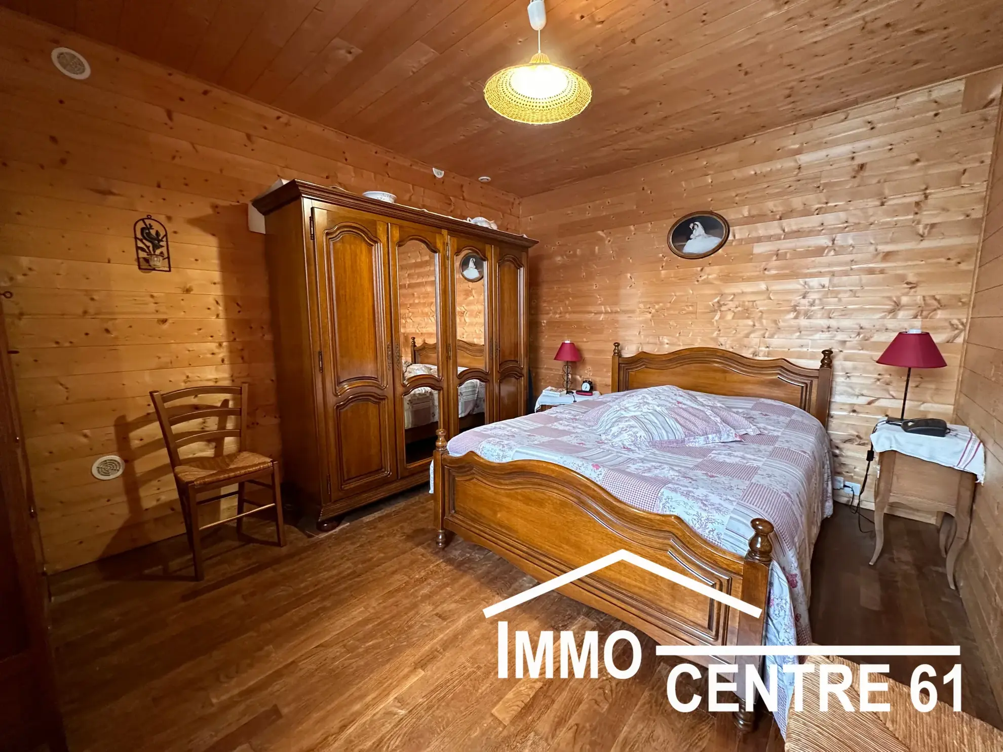 Belle maison en pierre avec dépendances sur 4178m² proche La Ferté Macé et Flers 