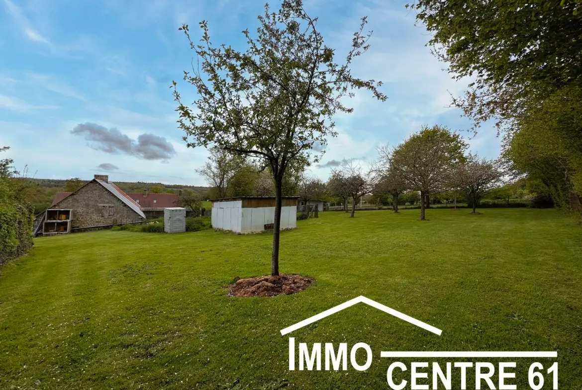 Belle maison en pierre avec dépendances sur 4178m² proche La Ferté Macé et Flers 