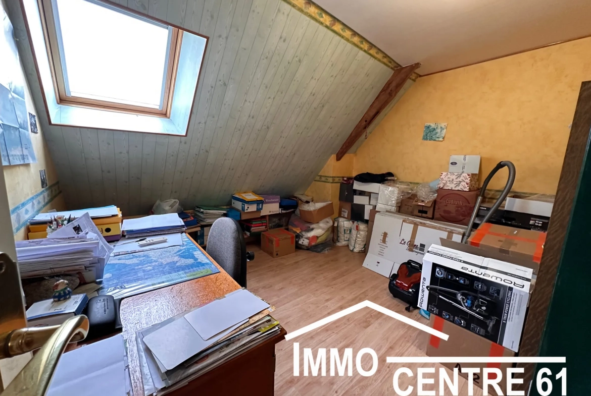 Belle maison en pierre avec dépendances sur 4178m² proche La Ferté Macé et Flers 
