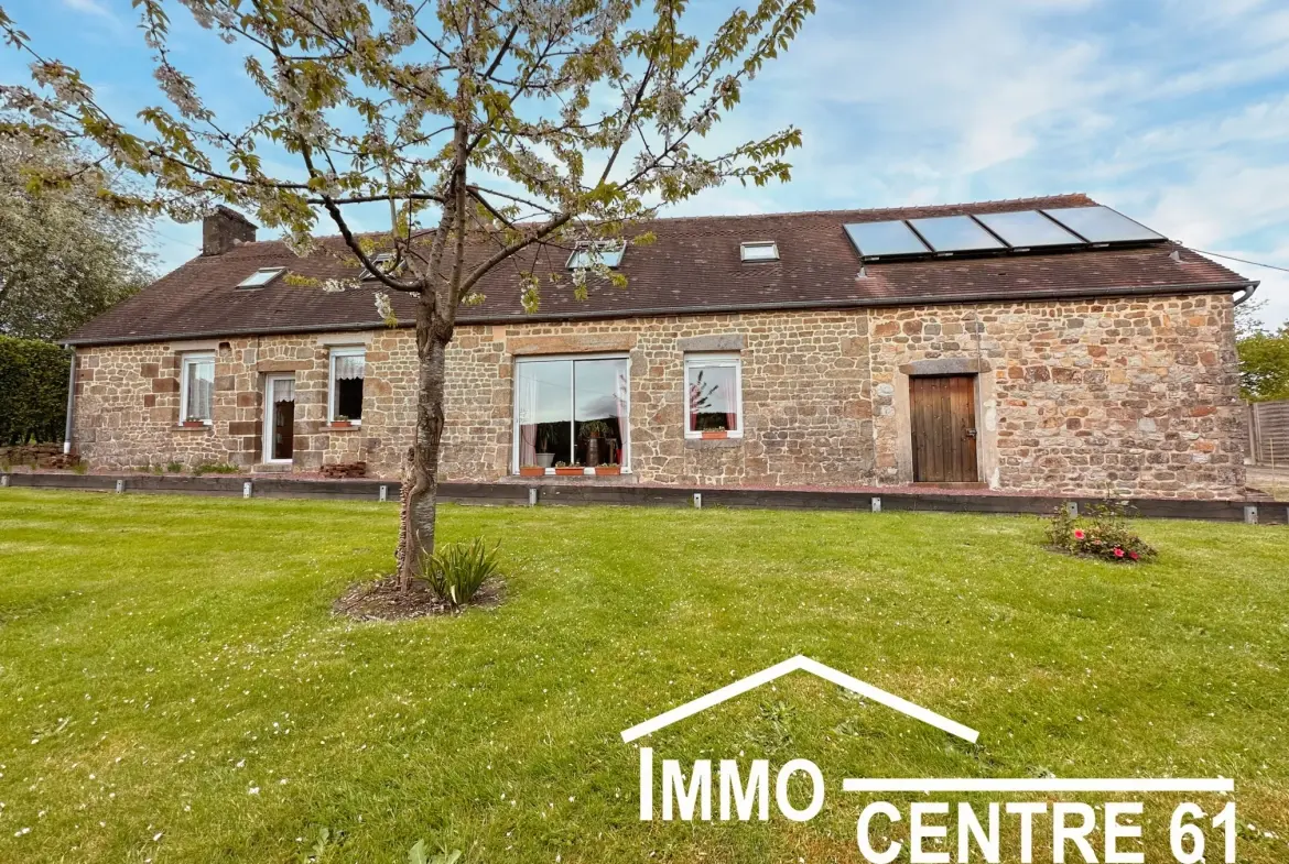 Belle maison en pierre avec dépendances sur 4178m² proche La Ferté Macé et Flers 
