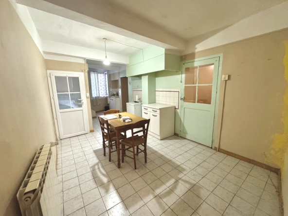 Maison de village de 185 m² à Pignans avec fort potentiel en centre-ville