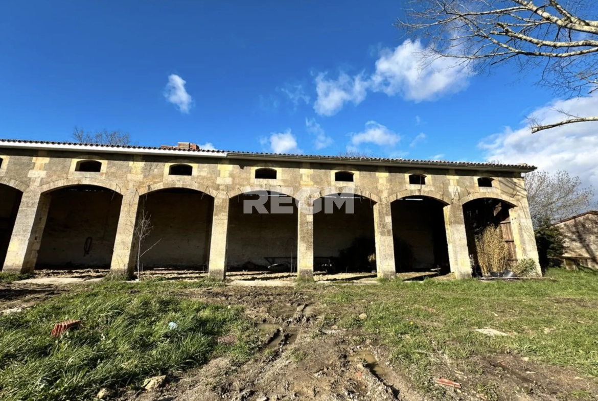 Terrain constructible viabilisé à Cavignac avec maison R+1, terrasse, jardin et parking 