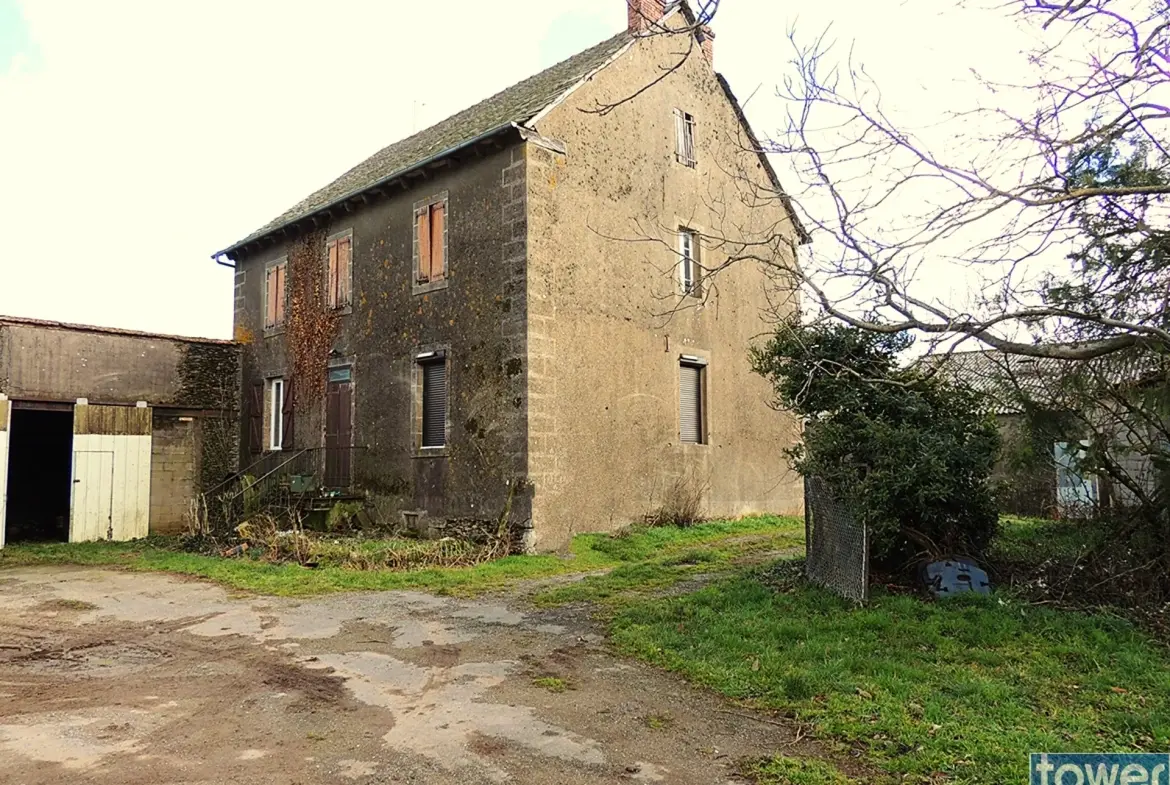 Corps de ferme en pierre avec terrain à Rieupeyroux - Idéal projets agricoles 