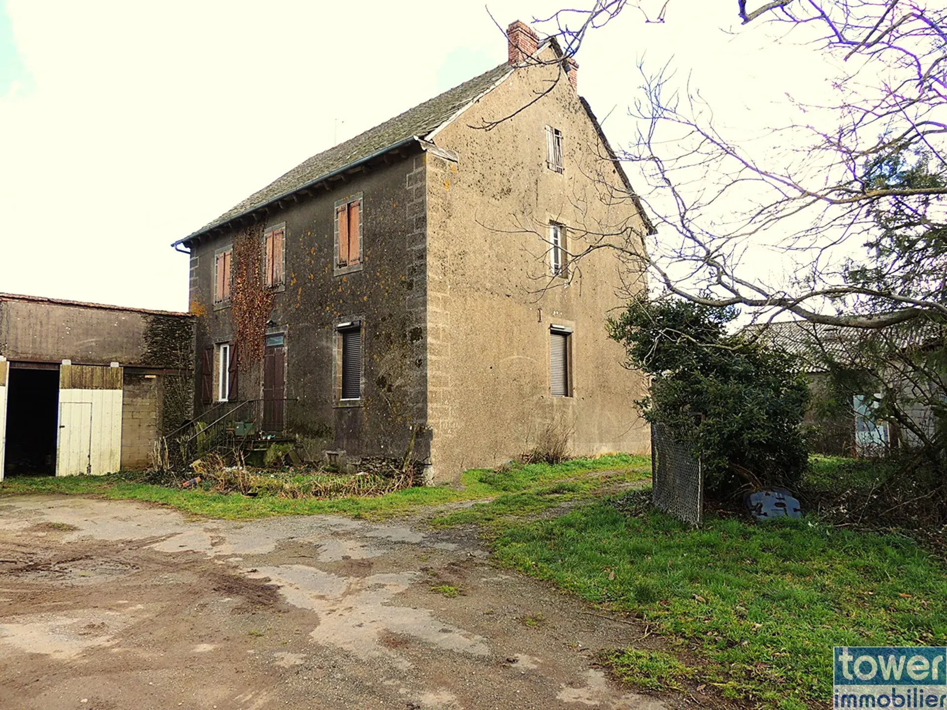 Corps de ferme en pierre avec terrain à Rieupeyroux - Idéal projets agricoles 