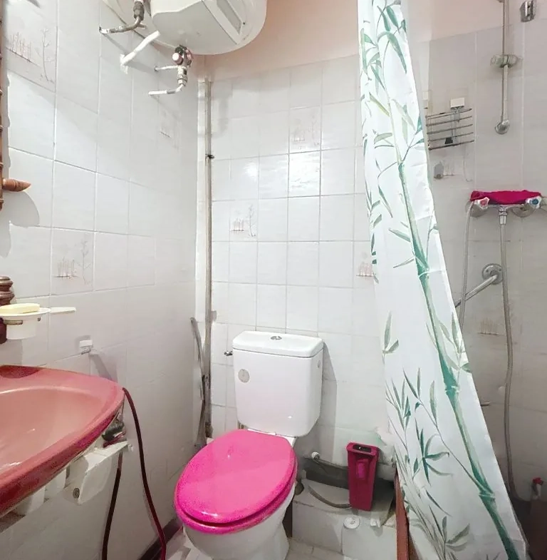 Appartement 2 pièces à Givors avec balcon et cave, à rénover 
