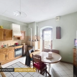 Appartement 2 pièces à Givors avec balcon et cave, à rénover