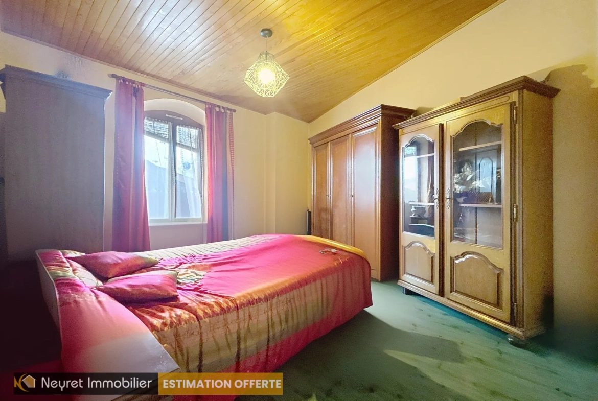 Appartement 2 pièces à Givors avec balcon et cave, à rénover 